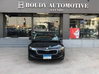 سكودا اوكتافيا 2021 أسود مستعملة للبيع