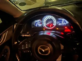 مازدا 3 2017 أبيض مستعملة للبيع