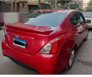 نيسان صنى 2021 أحمر مستعملة للبيع