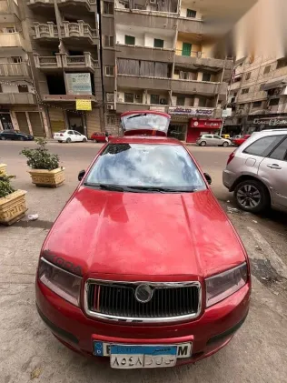 سكودا فابيا 2002 أحمر مستعملة للبيع