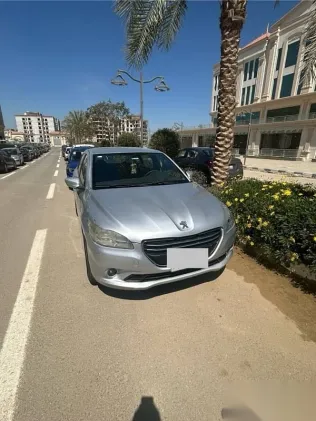 بيجو 301 2014 رمادي مستعملة للبيع