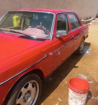 Mercedes E 230 1979 Red Used for Sale
