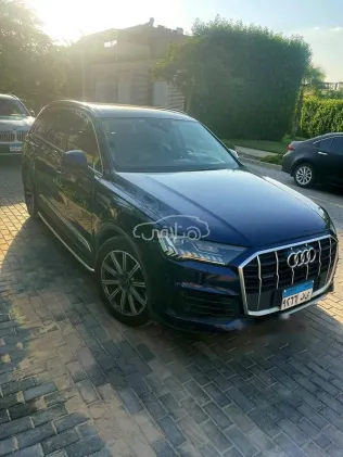 اودي Q7 2021 أزرق غامق مستعملة للبيع