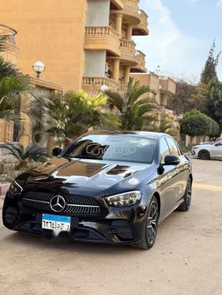 مرسيدس E 200 AMG 2023 أسود مستعملة للبيع