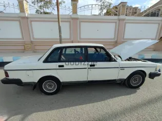 فولفو 240 1971 أبيض مستعملة للبيع