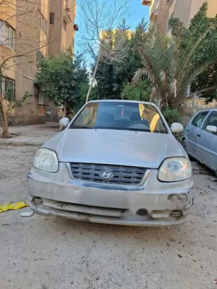 هيونداي فيرنا 2010 فضي مستعملة للبيع