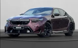 بي ام دبليو M5 2025 أحمر غامق مستعملة للبيع
