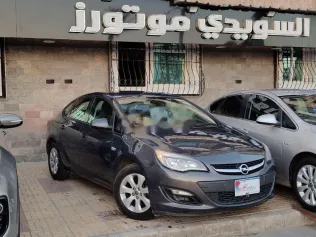 اوبل أسترا 2015 أسود مستعملة للبيع