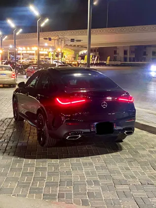 مرسيدس GLC 300 2025 أسود مستعملة للبيع