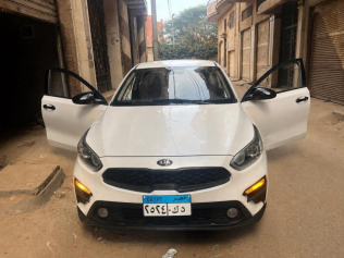 كيا جراند سيراتو 2019 أبيض مستعملة للبيع